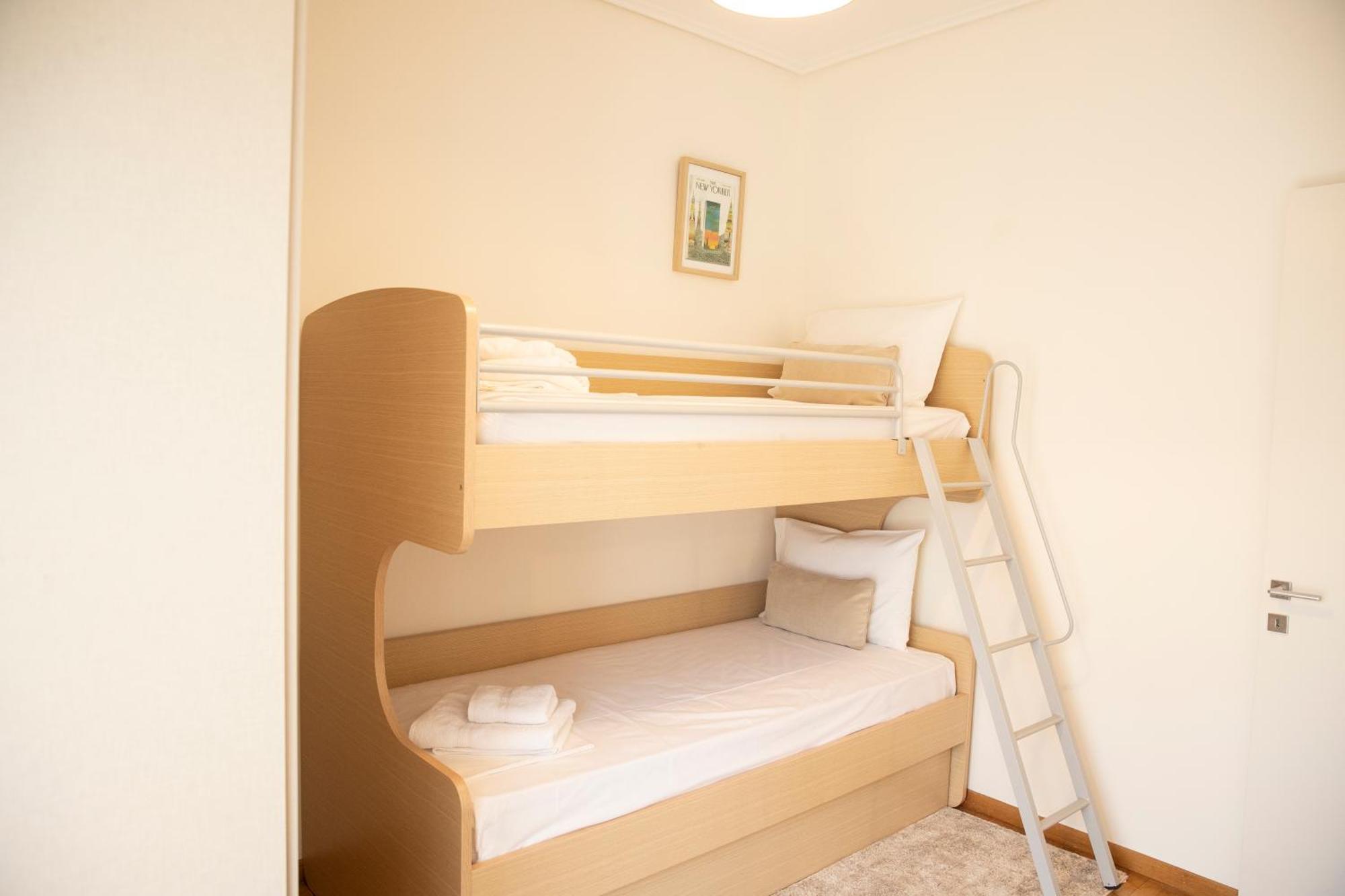 Spacious Glyfada Golf 4Br -Near Beach + Shops Athens Exterior photo